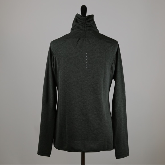 Nike AeroReact Women's Long-Sleeve Running Top - Picture 5 of 8